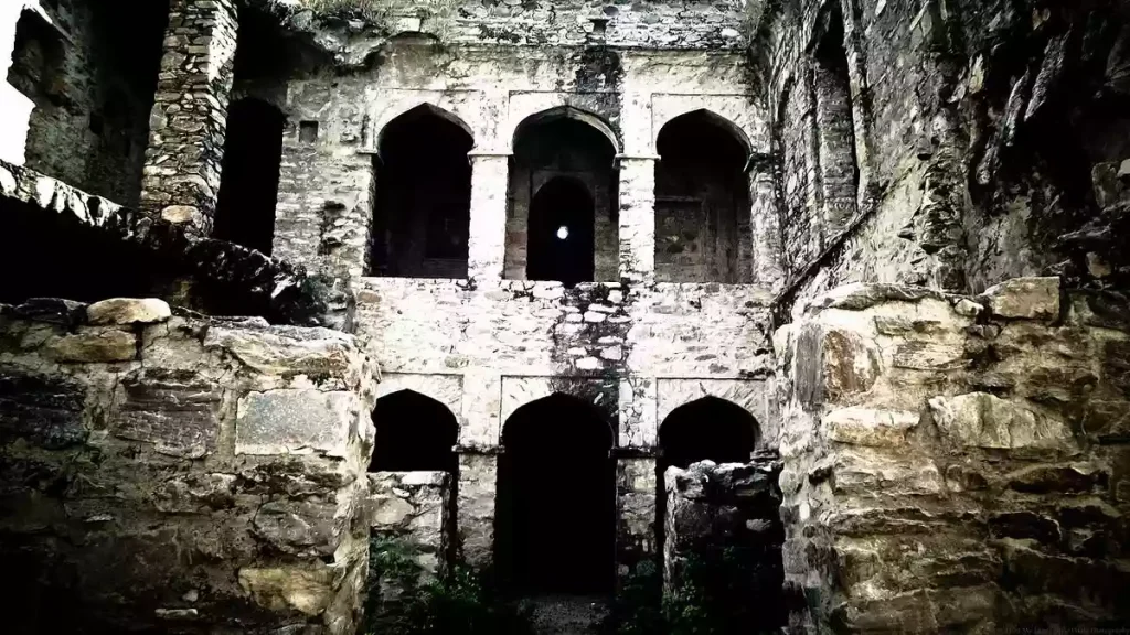 قلعه بانگره در هندوستان (Bhangarh Fort)