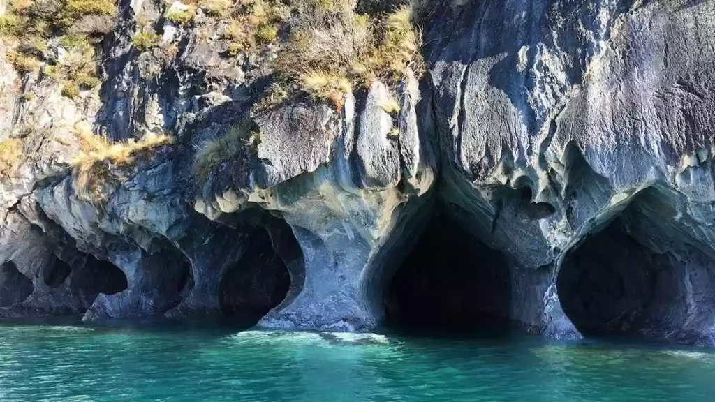غارهای ماربل شیلی_نمای بیرونی_از نزدیک