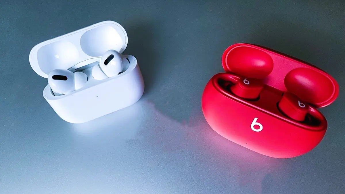 beats studio buds یا airpods اپل