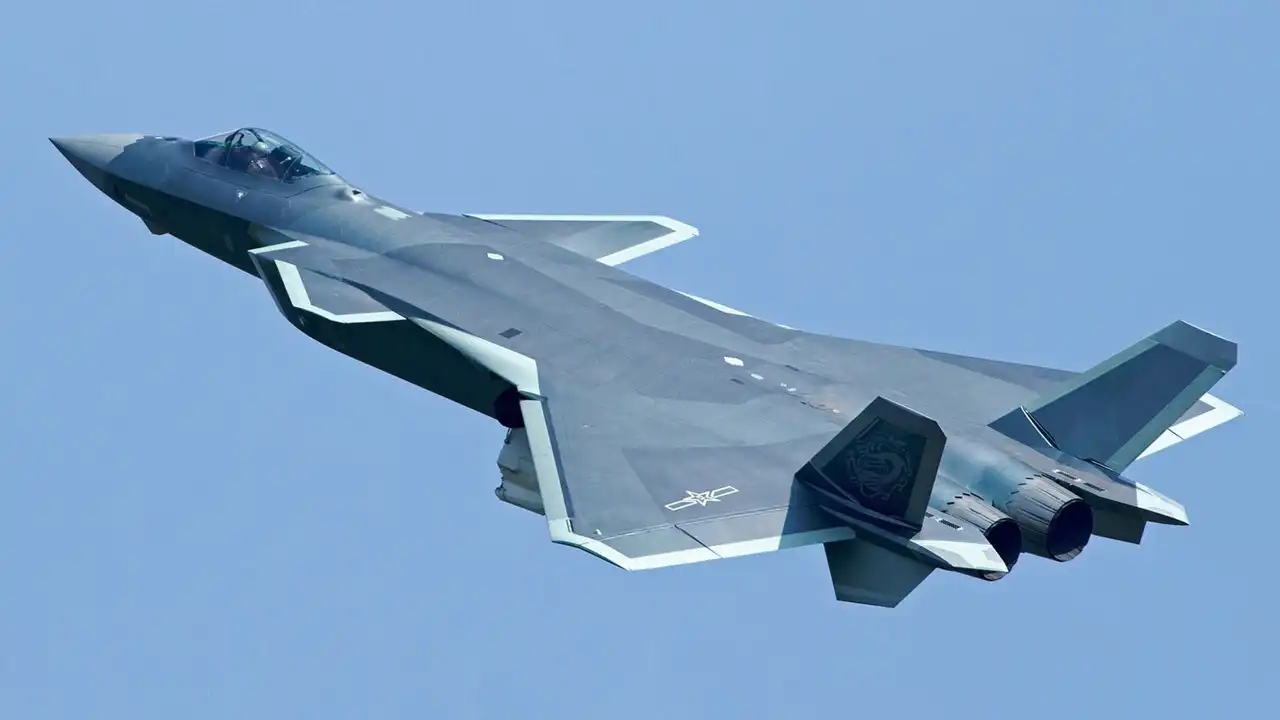 جنگنده Chengdu J-20 (چنگدو)